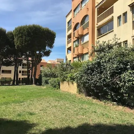 Avec Terrasse Proche De La Six-Fours-les-Plages