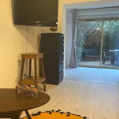 Apartment Avec Terrasse Proche De La